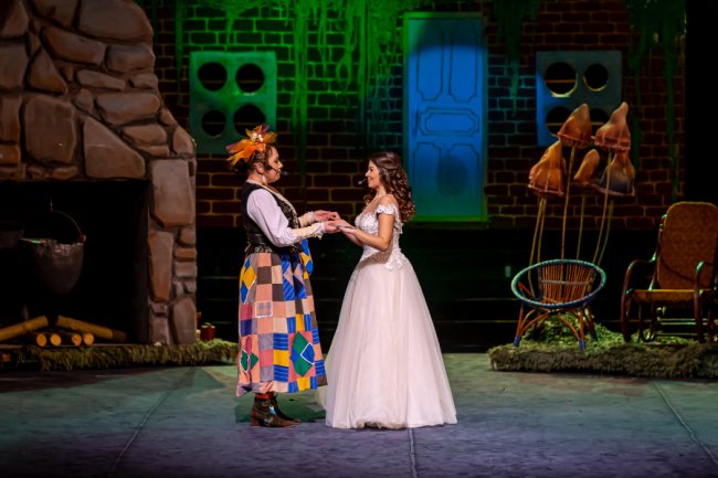 Материнська відвага та сила чекання: театральний анонс у Луцьку на 28 січня – 1 лютого