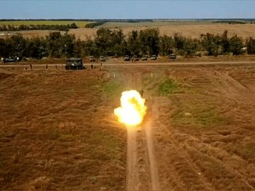 На Донеччині жінка підірвалася на російській міні, їй відірвало стопу