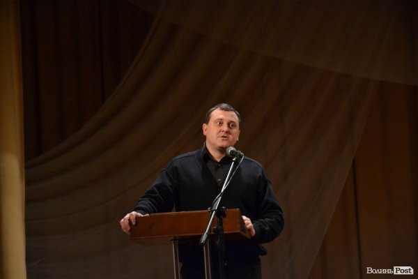 У Луцьку «вершили долю» переповненого авторинку. ФОТО 