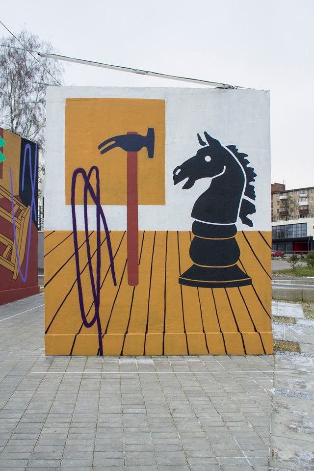 Автор пояснив, що означають великі малюнки у вуличній галереї Луцька