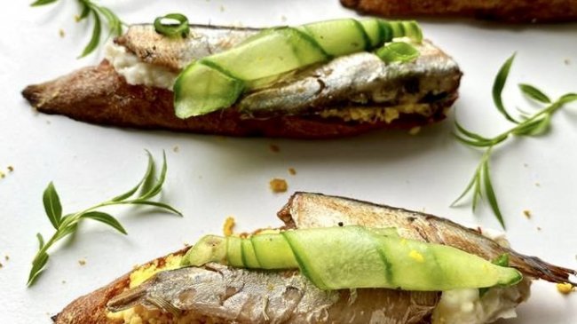 Новорічний стіл за 1000 гривень: що приготувати на чотирьох 