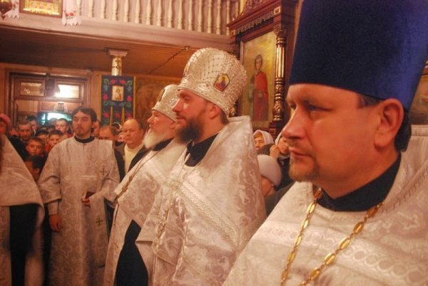 У храмах розпочалися різдвяні богослужіння. ФОТО