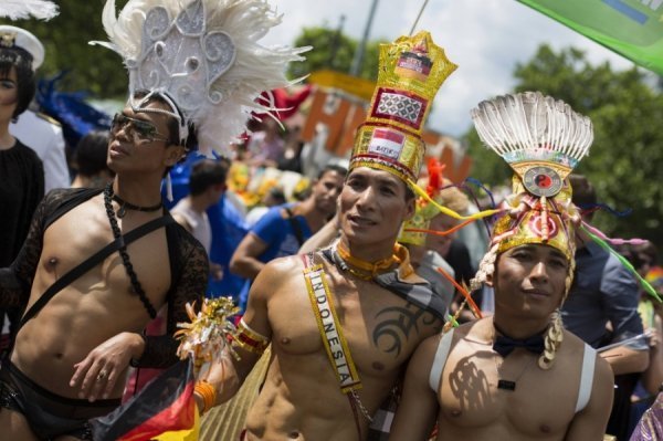 Путін став головним посміховиськом під час гей-параду. ФОТО