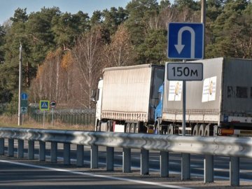 Страйк польських перевізників на пункті «Ягодин – Дорогуськ»: що кажуть водії та митники
