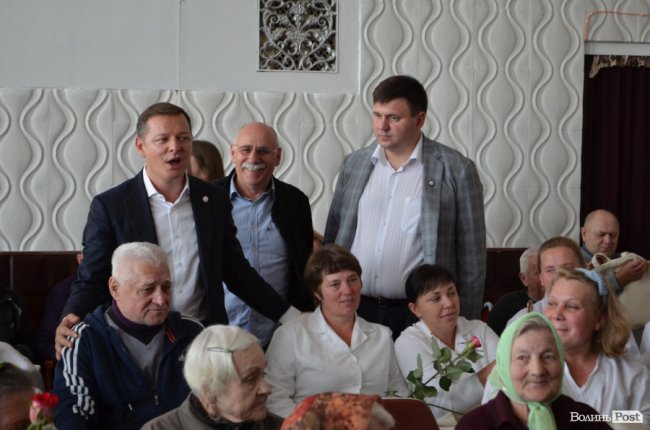 «Ми витрусимо з держави гроші для пенсіонерів та ветеранів», – Олег Ляшко у Луцьку*