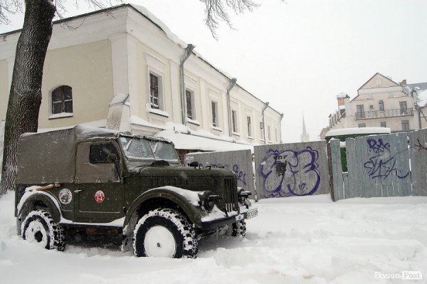 Як Луцьк замело снігом. ФОТО