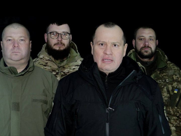 Волонтери «Української команди» передала бійцям 44 бригади ЗСУ велику партію зарядних станцій