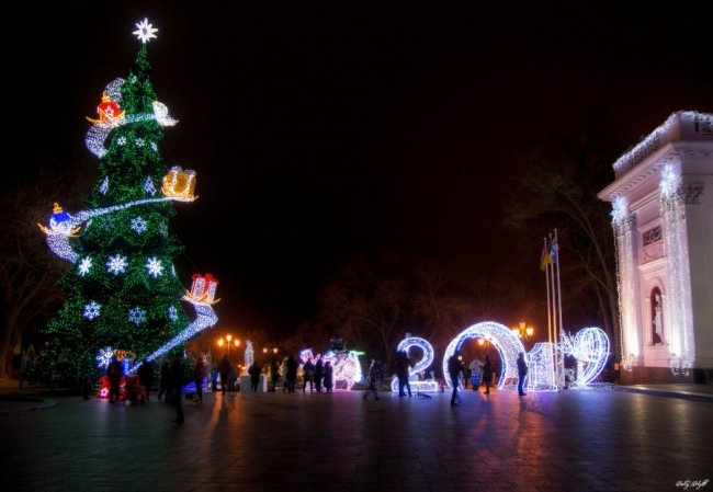Як виглядають головні ялинки різних міст України. ФОТО