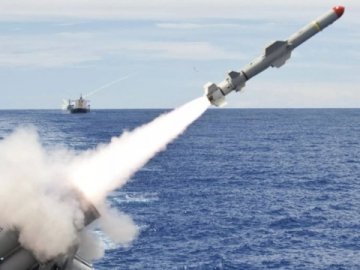 Росія тримає у Чорному морі ракетоносій з вісьмома «Калібрами»