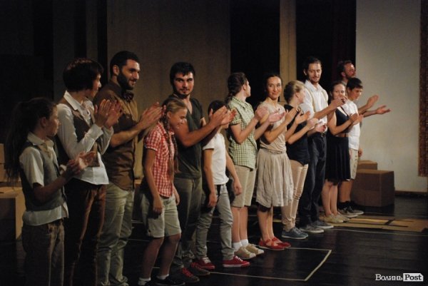 У Луцьку показали танцювальний перформенс «Дім». ФОТО