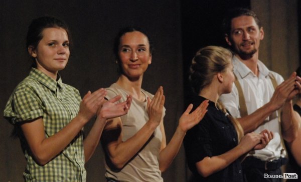 У Луцьку показали танцювальний перформенс «Дім». ФОТО