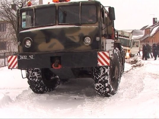 Волинські рятувальники витягли зі снігу 8 автобусів. ФОТО