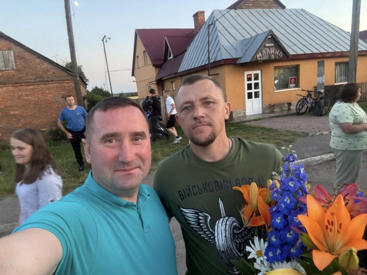 На Волині у рідному селі зустріли воїна, визволеного з полону