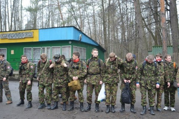 «Правий сектор» Волині поїхав до лісу. ФОТО