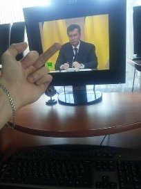 Інтернет глузує з Януковича на прес-конференції. ФОТО