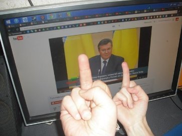 Інтернет глузує з Януковича на прес-конференції. ФОТО