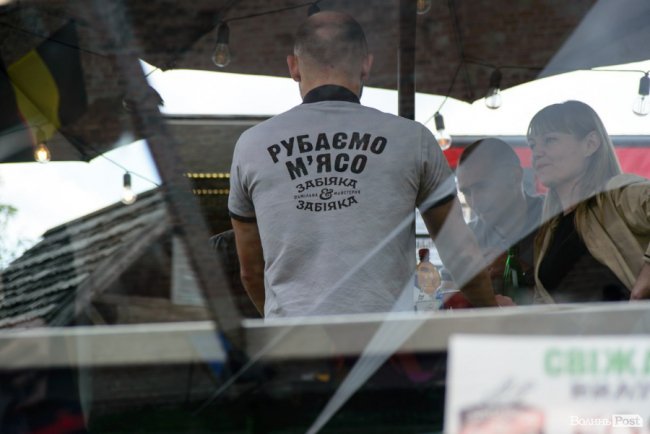 Ковбаски, яких в Україні ще не їли: у Луцьку презентували унікальний продукт Фамільної майстерні «Забіяка&Забіяка»*