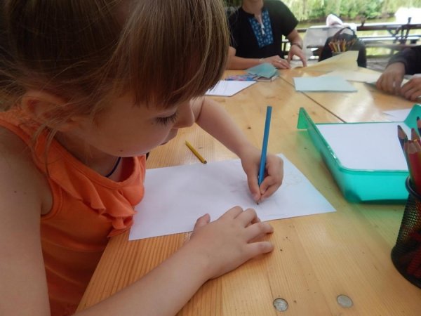 У Луцьку написали листи військовим у зону АТО. ФОТО