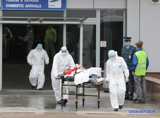 На лікування до Німеччини відправили 13 українських військових