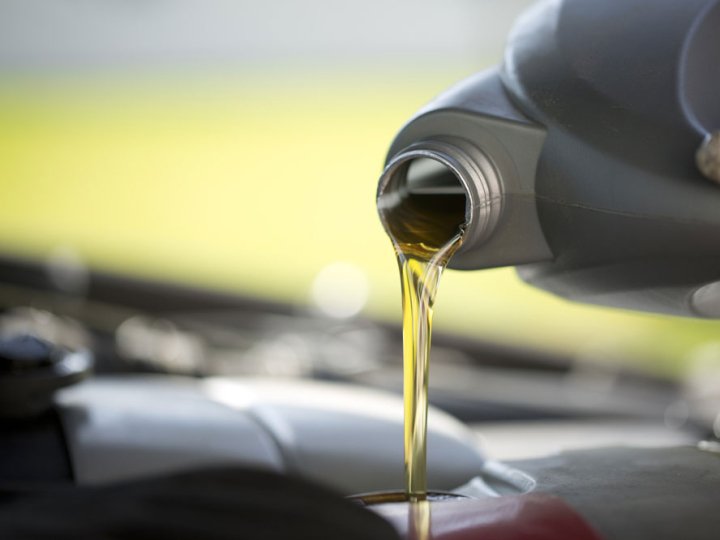 Продавав службове пальне: судили ексначальника сектору патрульної поліції в Луцьку