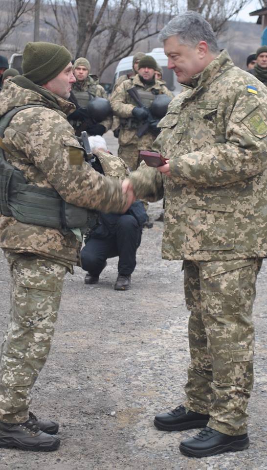 Президент нагородив воїна волинської бригади орденом. ФОТО
