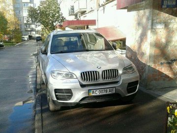 У Луцьку муніципали покарали «майстрів паркування». ФОТО