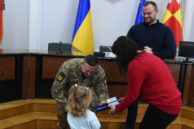 У Луцьку інструктори тренувально-навчального центру «Тернове Поле» отримали нагороди від Залужного