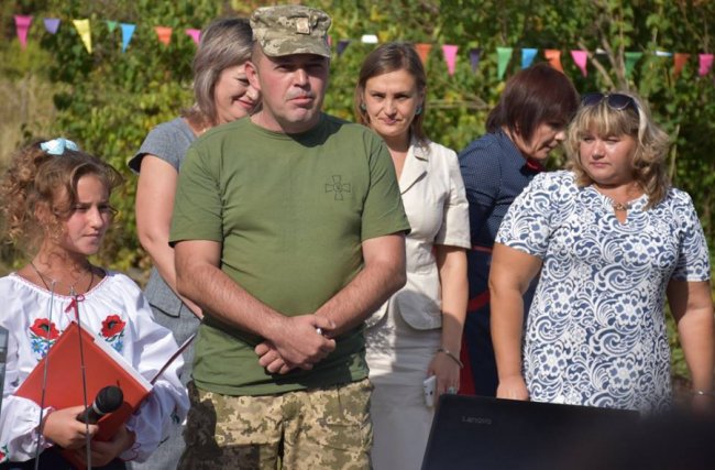 Військові волинської бригади привітали луганських школярів з початком навчального року. ФОТО