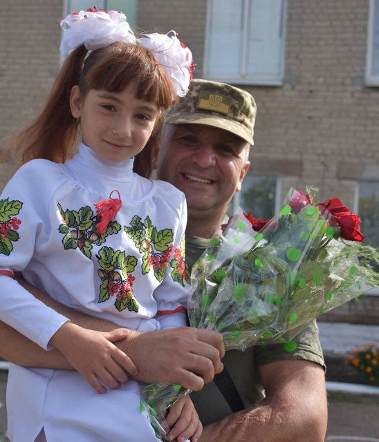 Військові волинської бригади привітали луганських школярів з початком навчального року. ФОТО