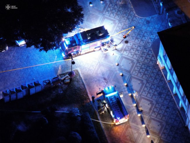 Пожежа у драмтеатрі: у Луцьку відбулися навчання рятувальників. ВІДЕО