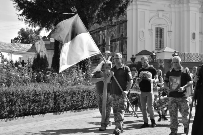 Луцьк попрощався із загиблим Героєм Дмитром Раєнковим