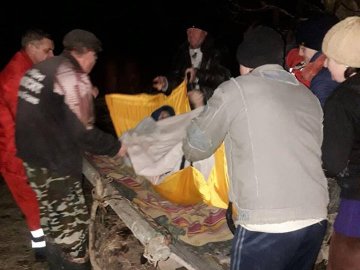 Волинські медики їхали конями, щоб врятувати хвору бабцю. ФОТО. ВІДЕО