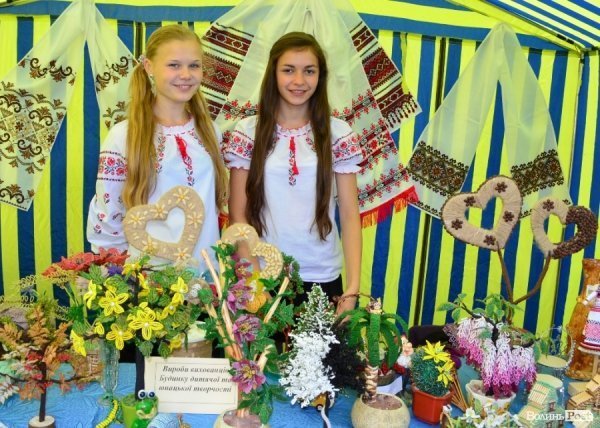 У центрі Луцька – виставка талантів зі всієї області. ФОТО 