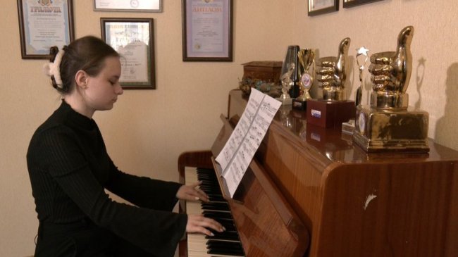 Понад 4 мільйони переглядів: відео колядки сестер із Волині завірусилося в мережі