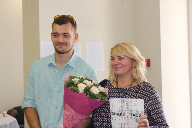 Луцька художниця показала свої «Знаки часу». ФОТО