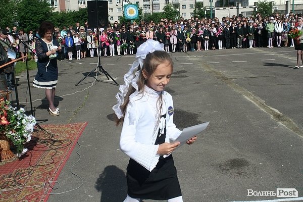 У Луцьку пролунав останній дзвінок. ФОТО