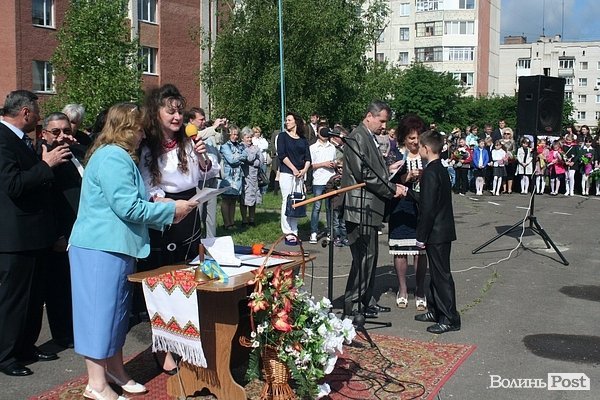 У Луцьку пролунав останній дзвінок. ФОТО