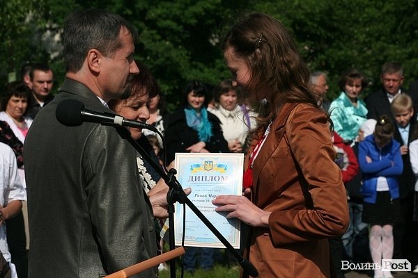 У Луцьку пролунав останній дзвінок. ФОТО