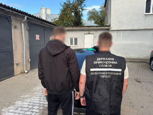 На Волині двоє чоловіків за 6 тисяч доларів переправляли військовозобов’язаних до Польщі
