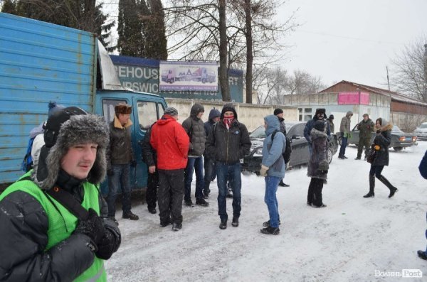 Луцькі ВВшники повернулися на базу, Автомайдан починає чергування.ДОПОВНЕНО. ФОТО