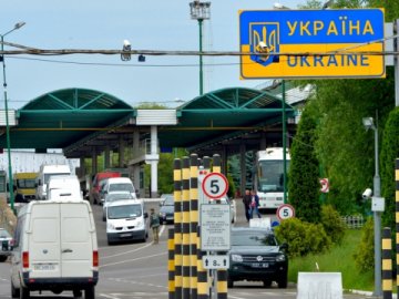 На кордоні з Польщею відновив роботу один з пунктів пропуску