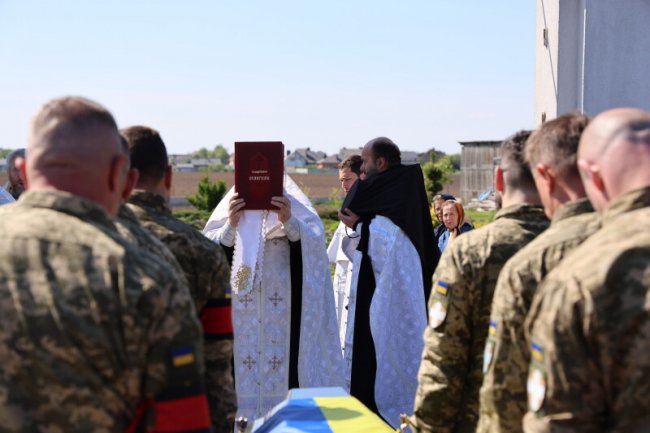 Скорботний день: у Луцьку провели в останню путь двох Героїв