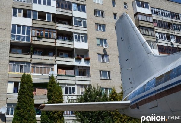 Літак на Молоді: лучани просять дати друге життя. ФОТО
