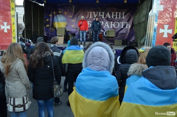 Другий день Нового Майдану у Луцьку. ФОТО