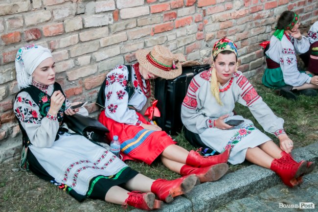 Неймовірні вбрання та іноземні гості: фестиваль «Берегиня» у Луцькому замку. ФОТО