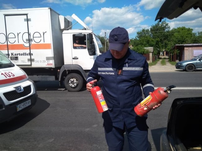 У селі під Луцьком на ходу загорівся автомобіль. ФОТО