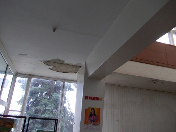 Грибок, корозія і дірявий дах: яким продали кінотеатр «Промінь». ФОТО