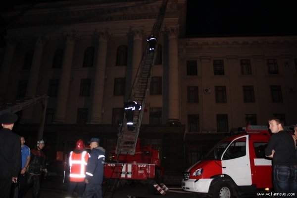 У Луцьку горів головний корпус університету. ФОТО