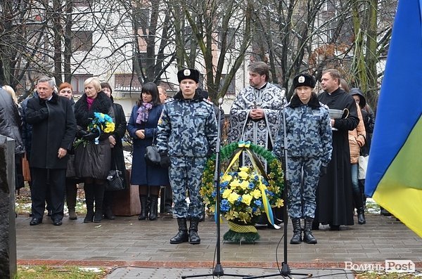 У Луцьку вшанували пам’ять загиблих героїв Майдану. ФОТО