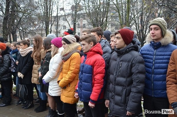 У Луцьку вшанували пам’ять загиблих героїв Майдану. ФОТО